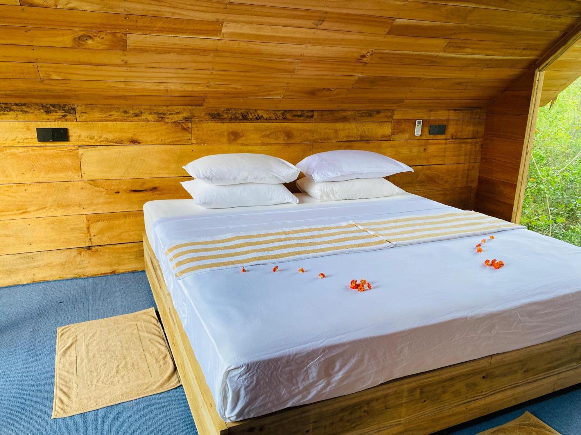 Mamba Yala Hotel ทิซซามาฮารามา ภายนอก รูปภาพ